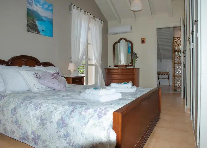 Captain\'S Quarters At Fiscardo Waterfront-Feel The Breeze