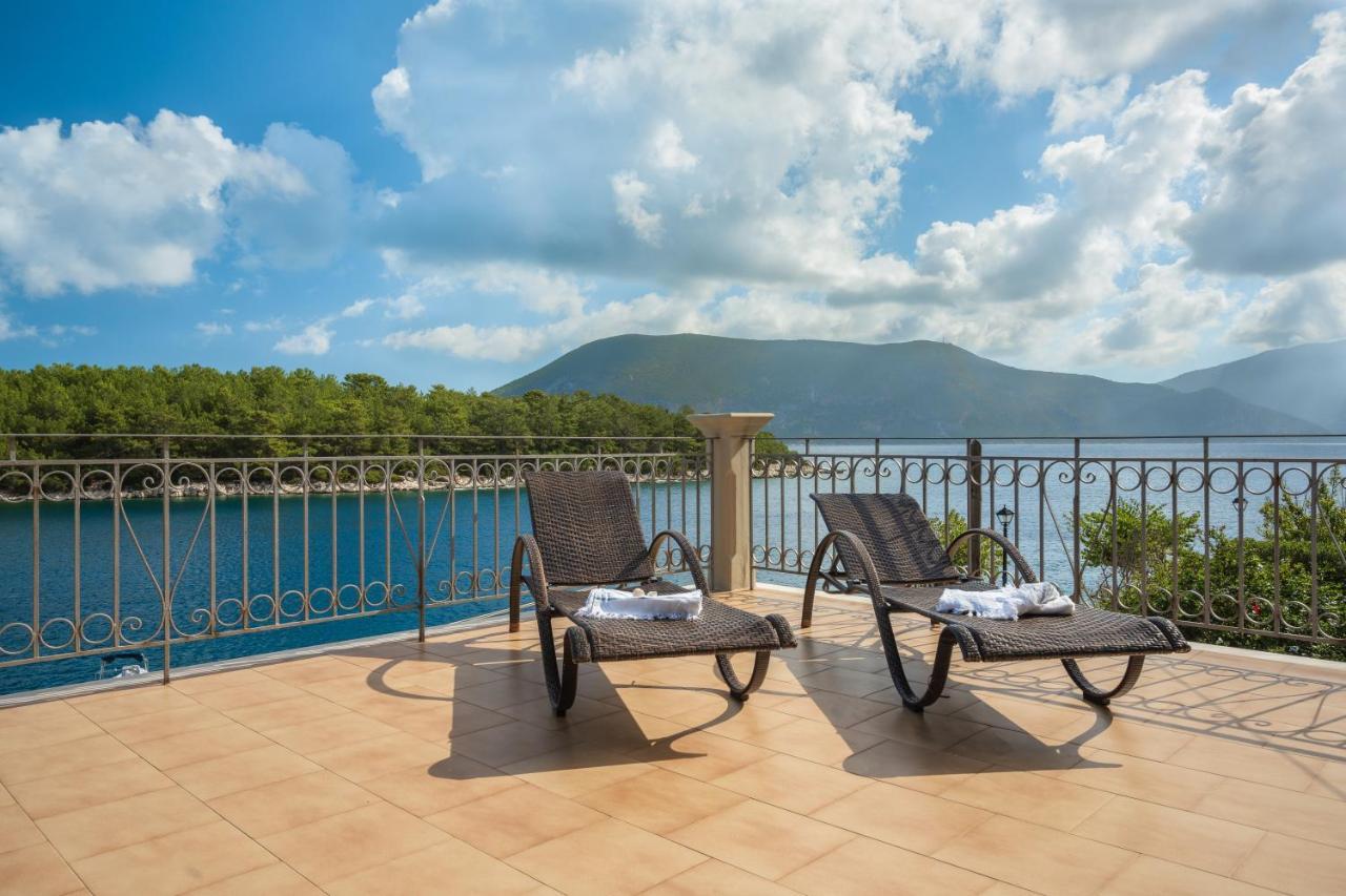 Captain's Quarters At Fiscardo Waterfront-feel The Breeze *