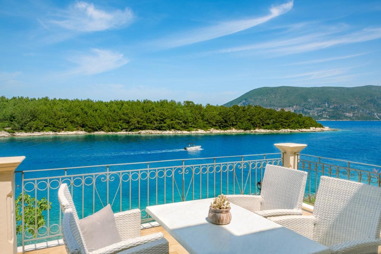 Apartment Captain's Quarters At Fiscardo Waterfront-feel The Breeze