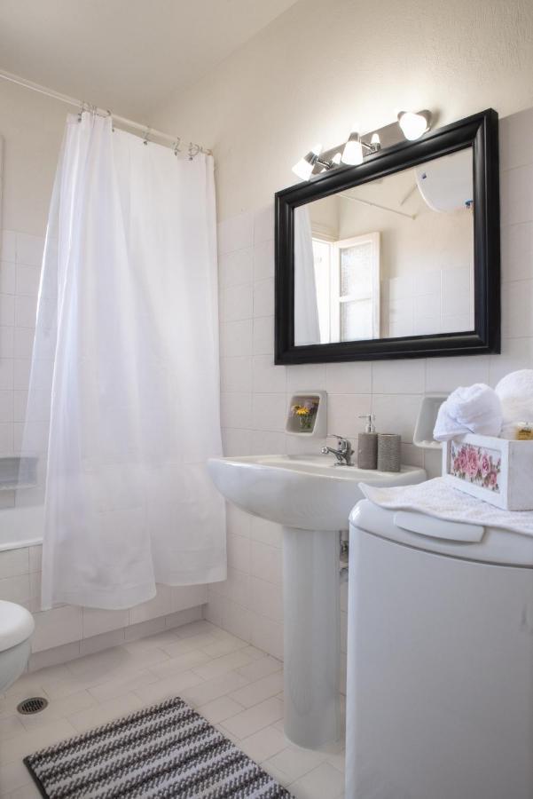 Captain's Quarters At Fiscardo Waterfront-feel The Breeze Apartment Fiskardo