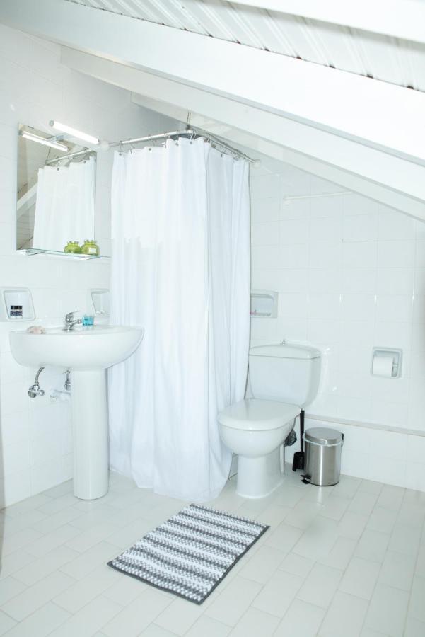 Captain's Quarters At Fiscardo Waterfront-feel The Breeze Apartment