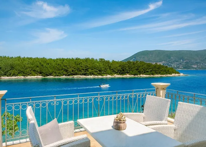 Captain\'S Quarters At Fiscardo Waterfront-Feel The Breeze